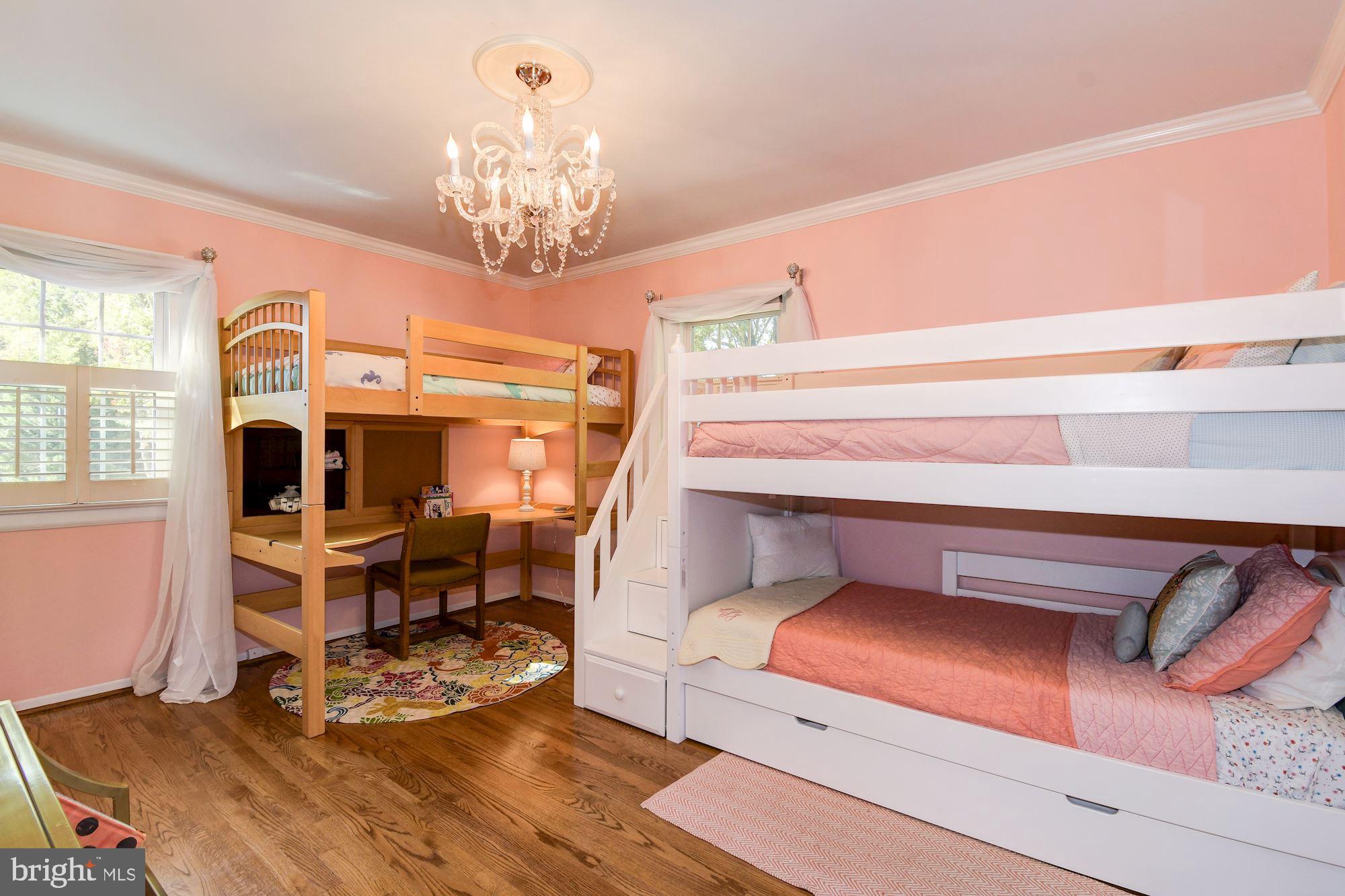 WAYNEWOOD - Residential