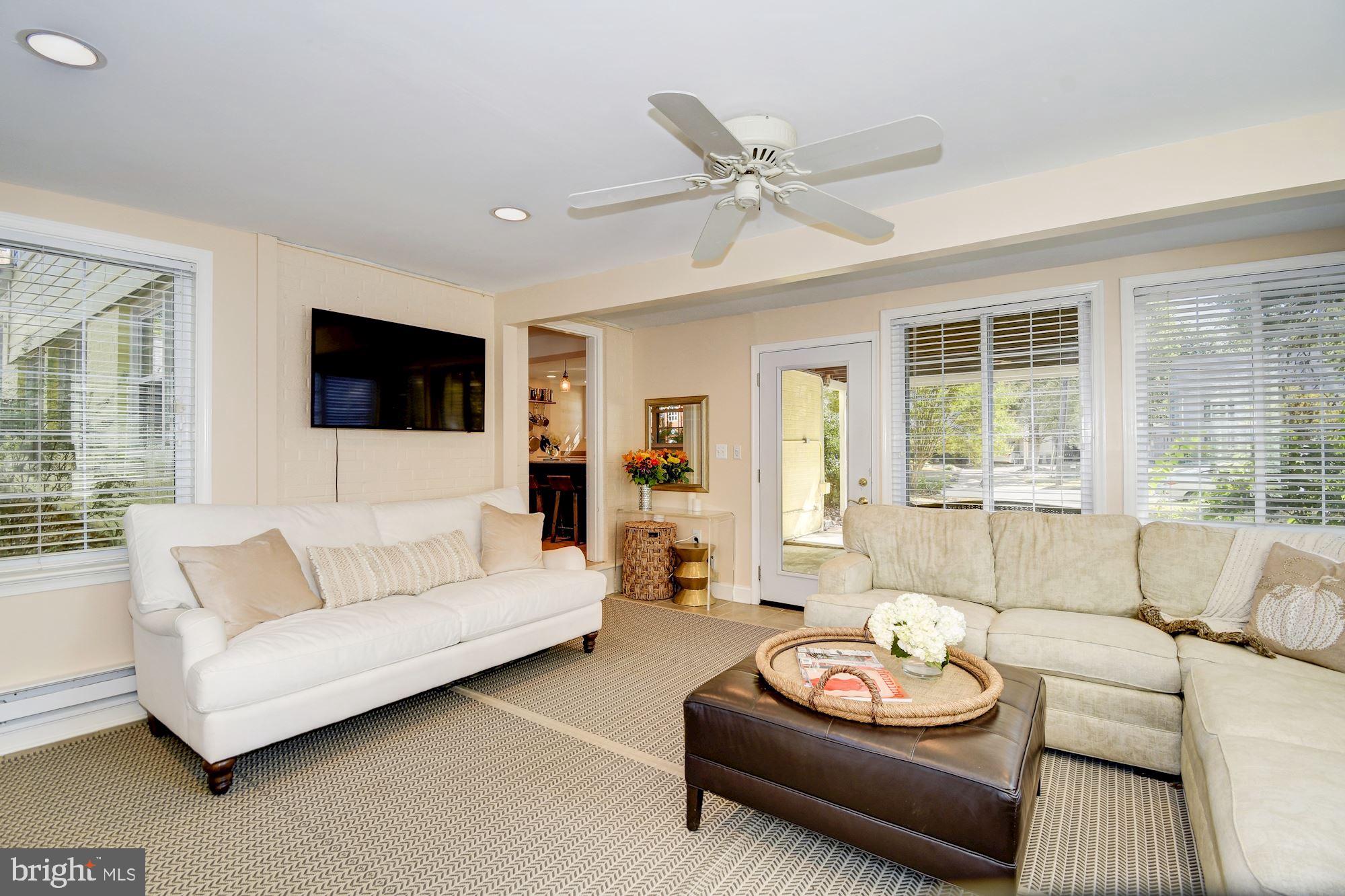 WAYNEWOOD - Residential