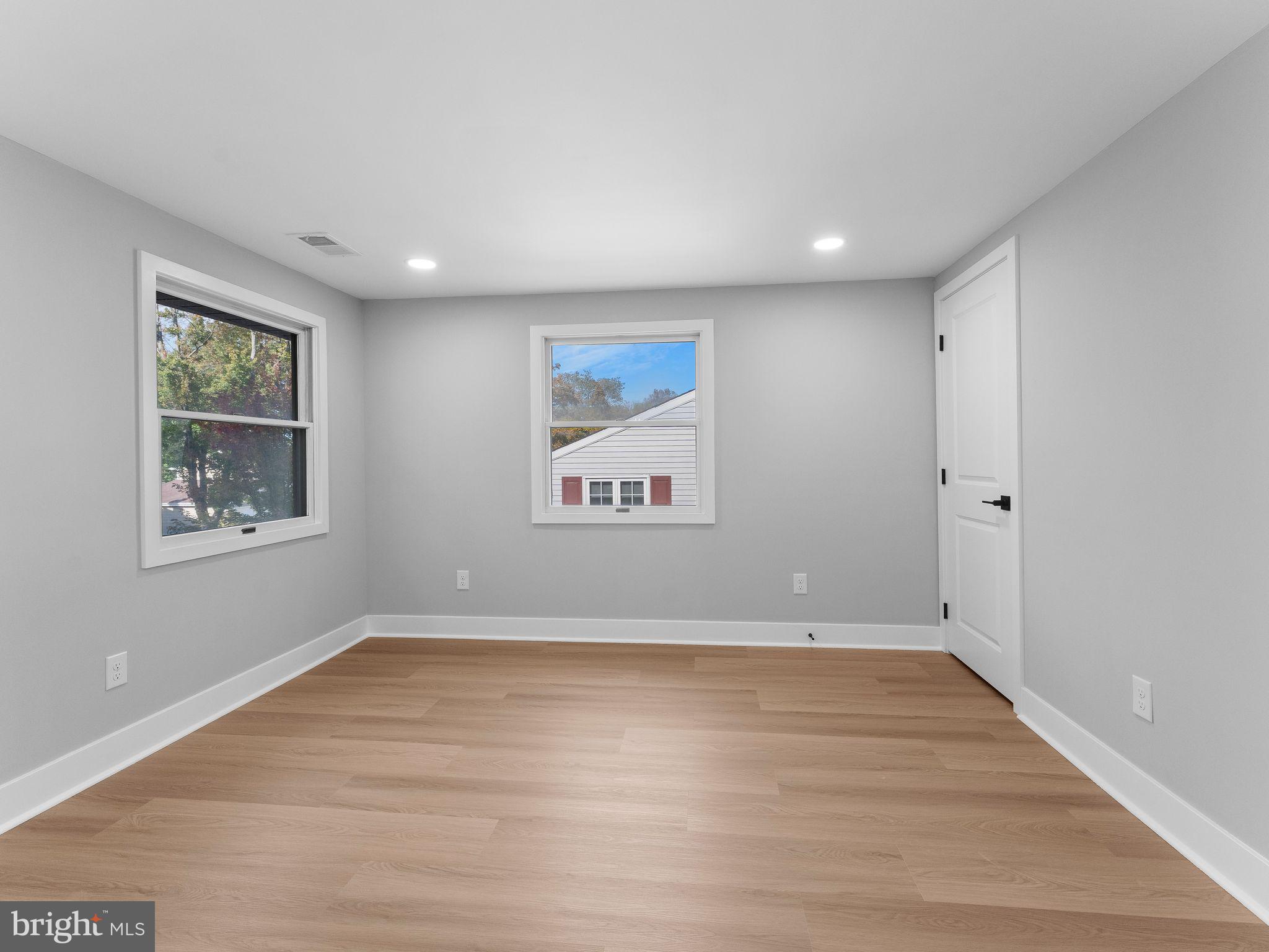 FEASTERVILLE - Residential