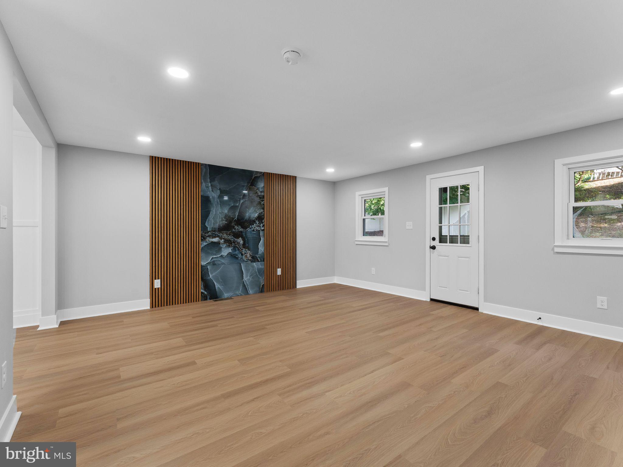 FEASTERVILLE - Residential