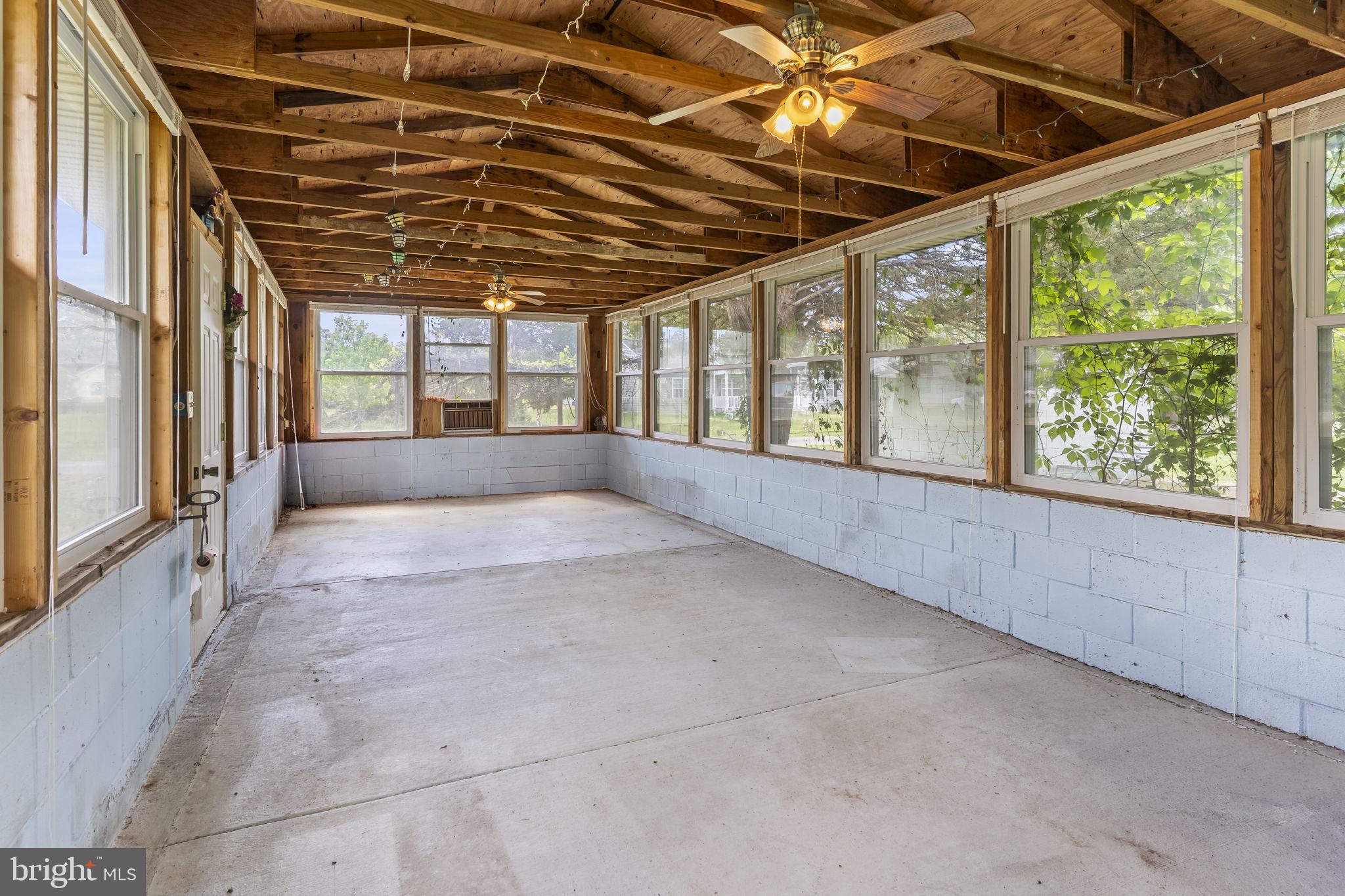 MILL POINT SHORES - Residential