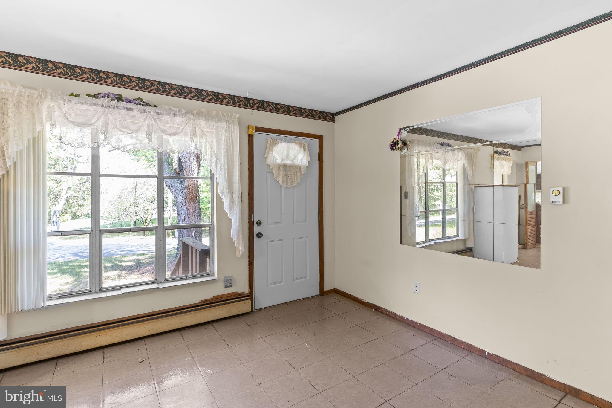 MILL POINT SHORES - Residential