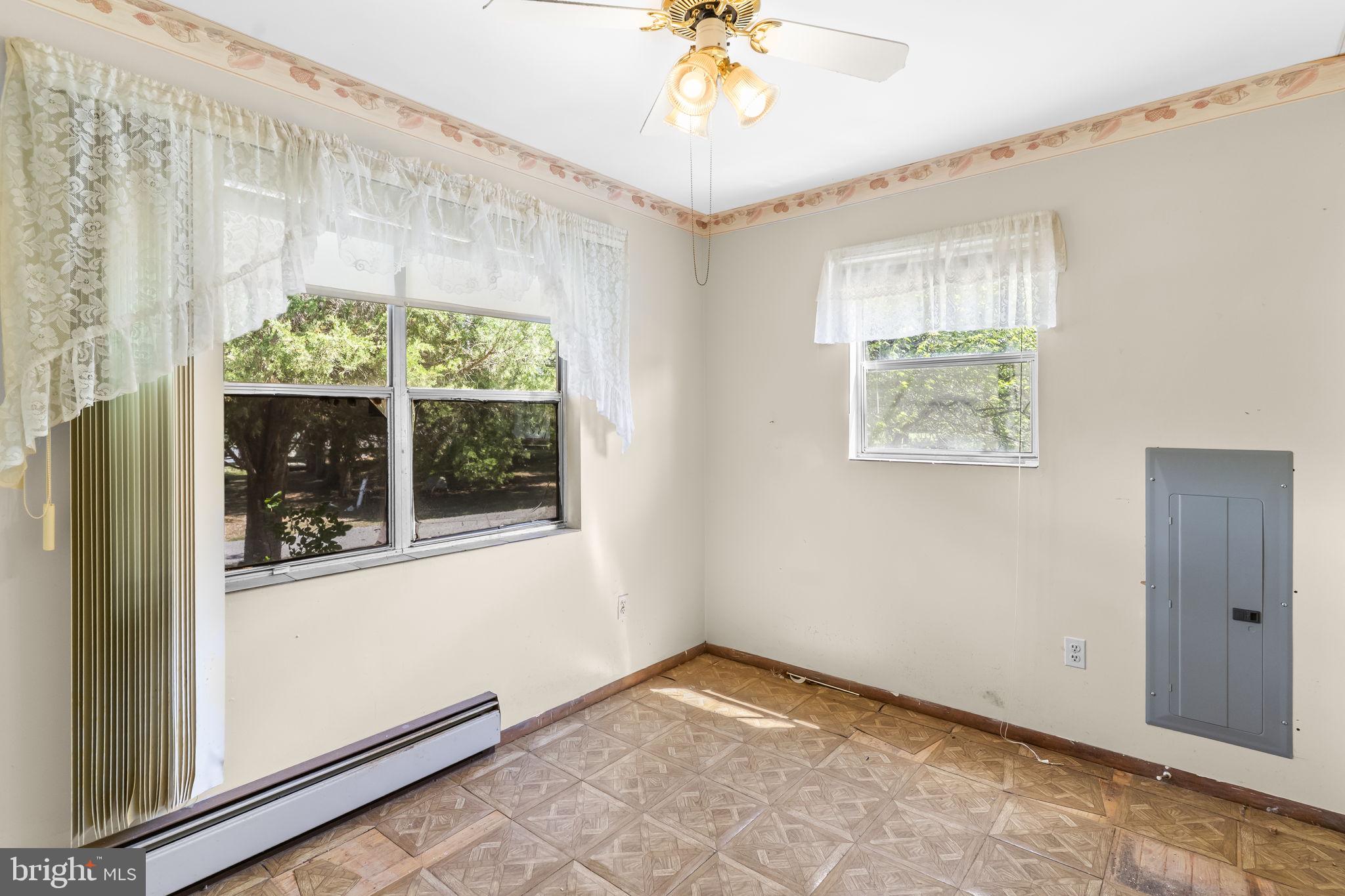 MILL POINT SHORES - Residential