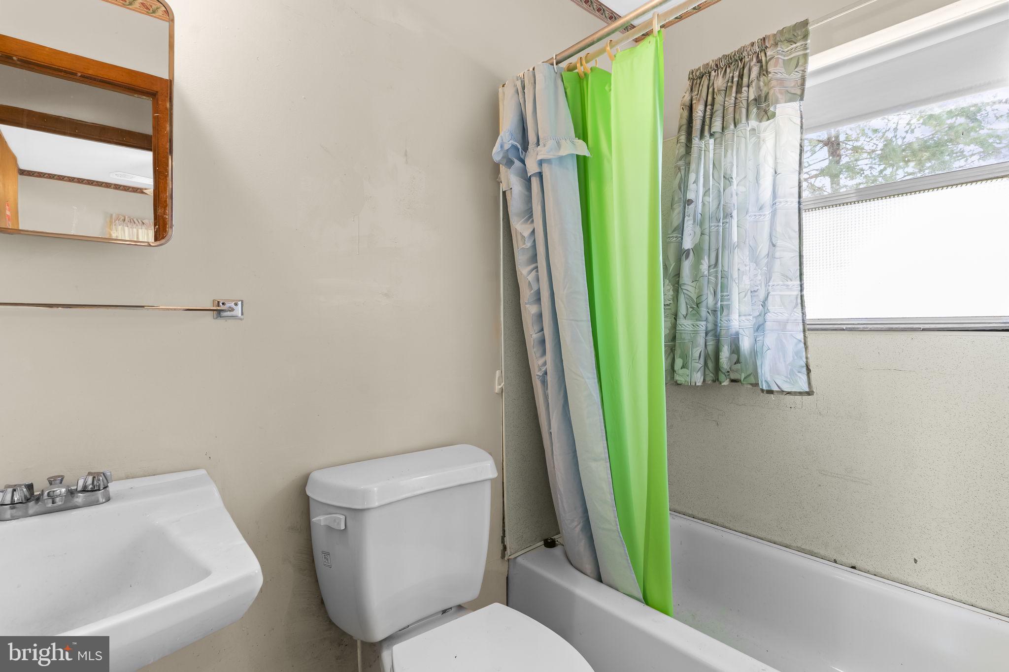 MILL POINT SHORES - Residential