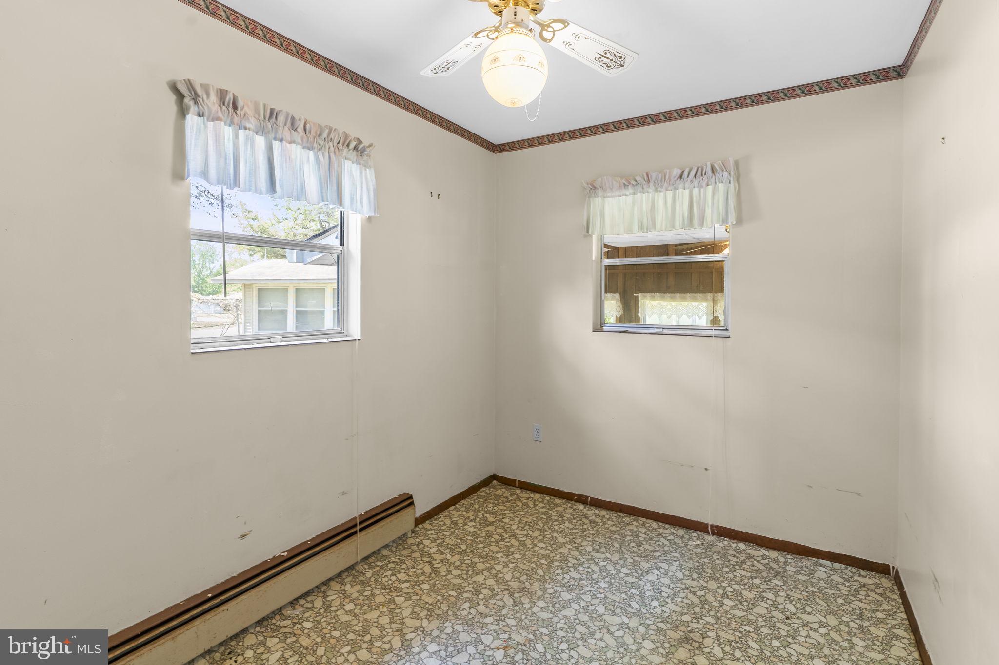 MILL POINT SHORES - Residential