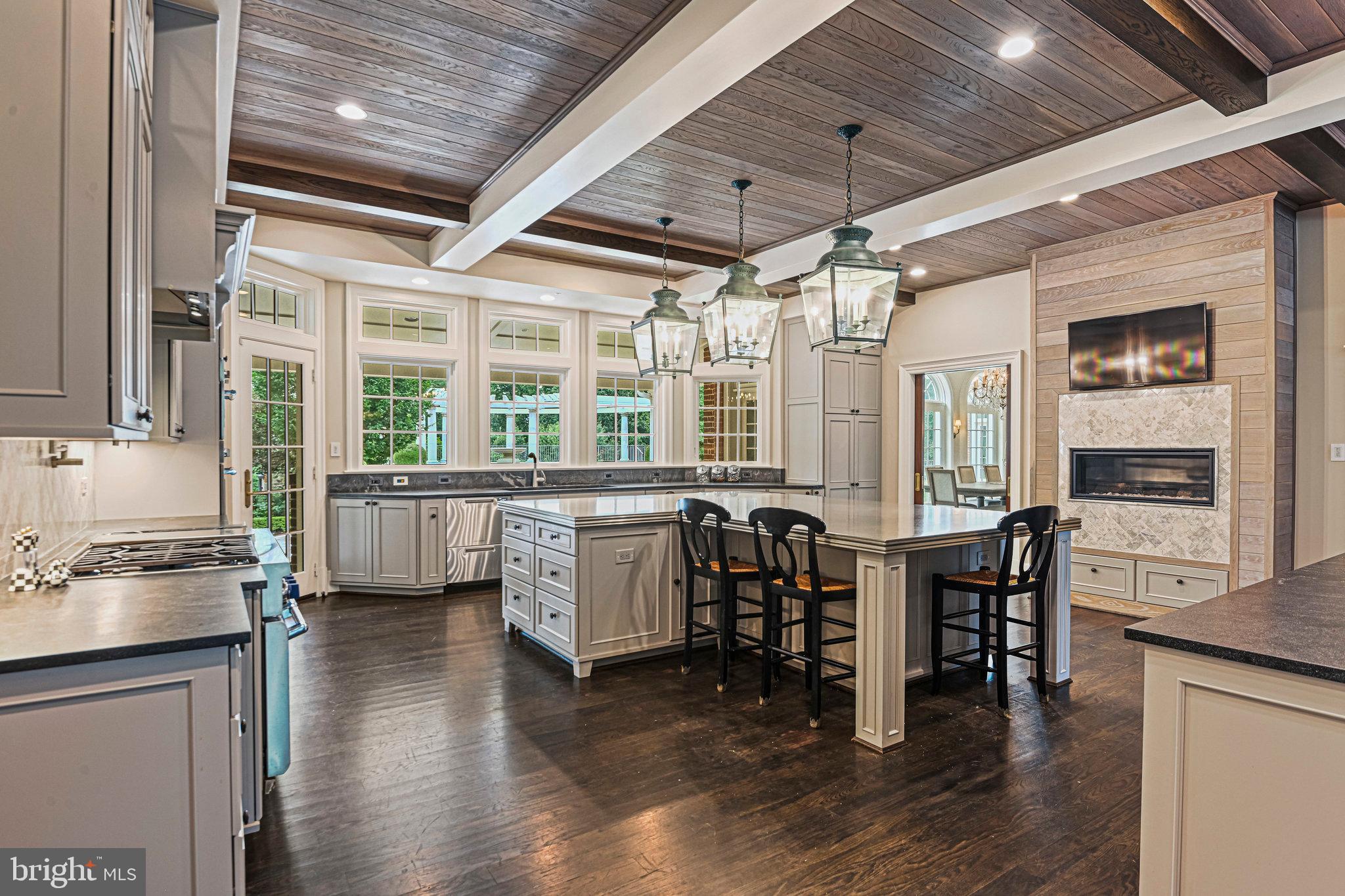 FOX LAKE - Residential