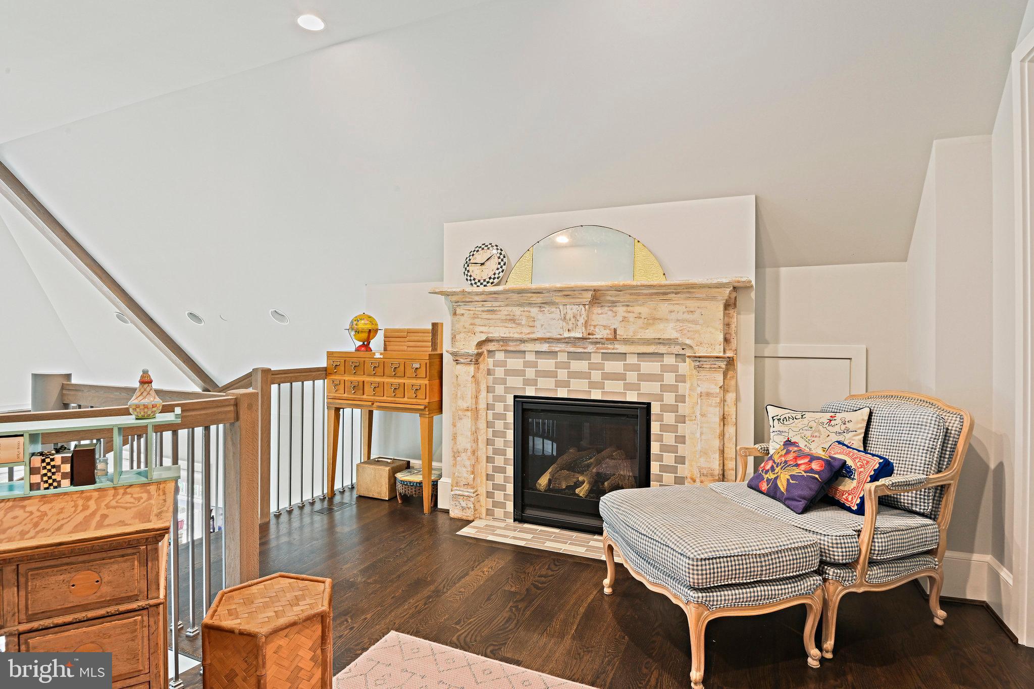 FOX LAKE - Residential