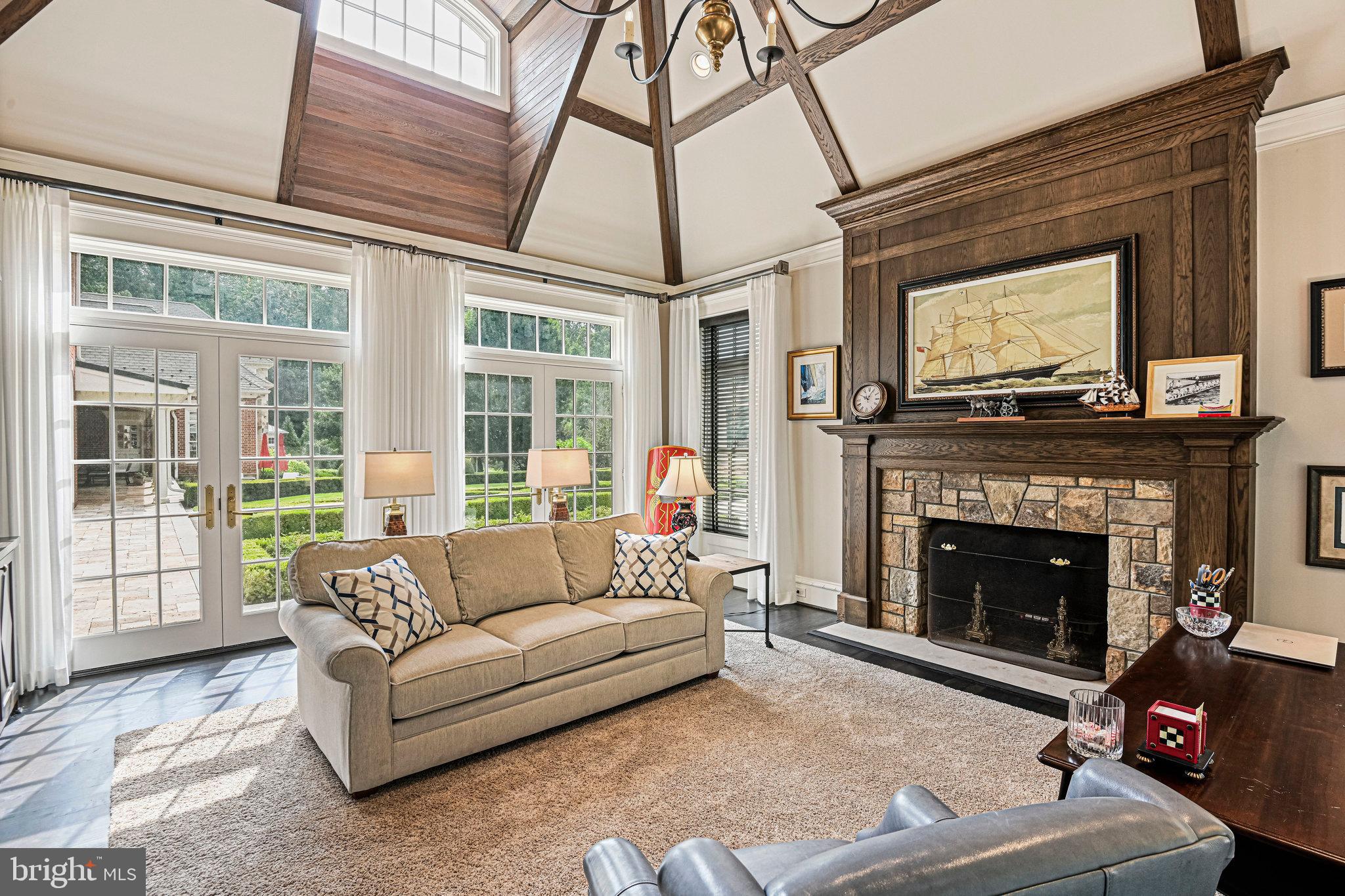 FOX LAKE - Residential