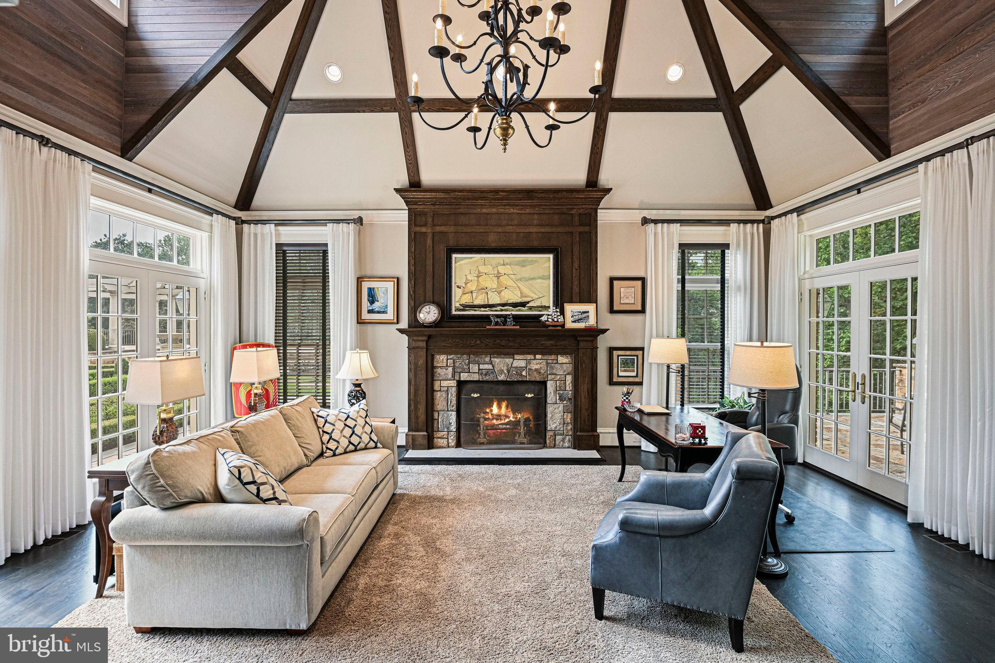 FOX LAKE - Residential