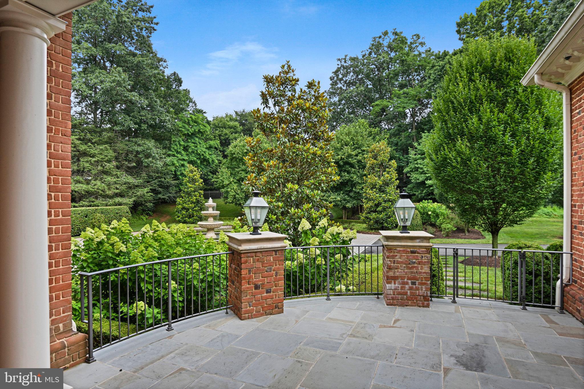 FOX LAKE - Residential