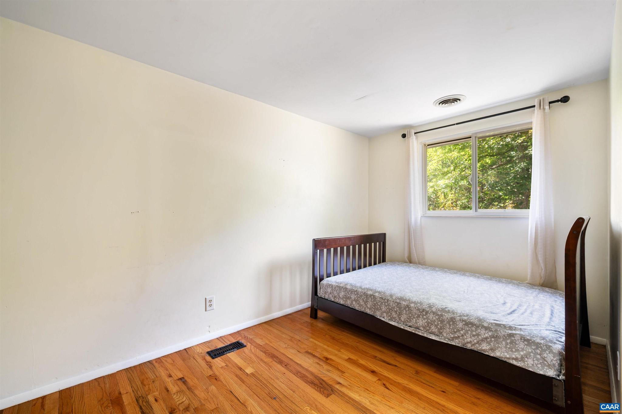 COUNTRY MEADOWS - Residential