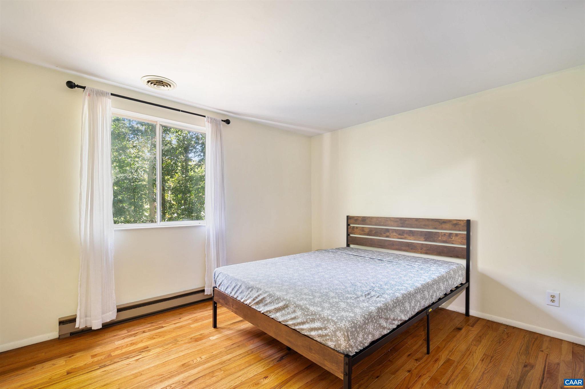 COUNTRY MEADOWS - Residential