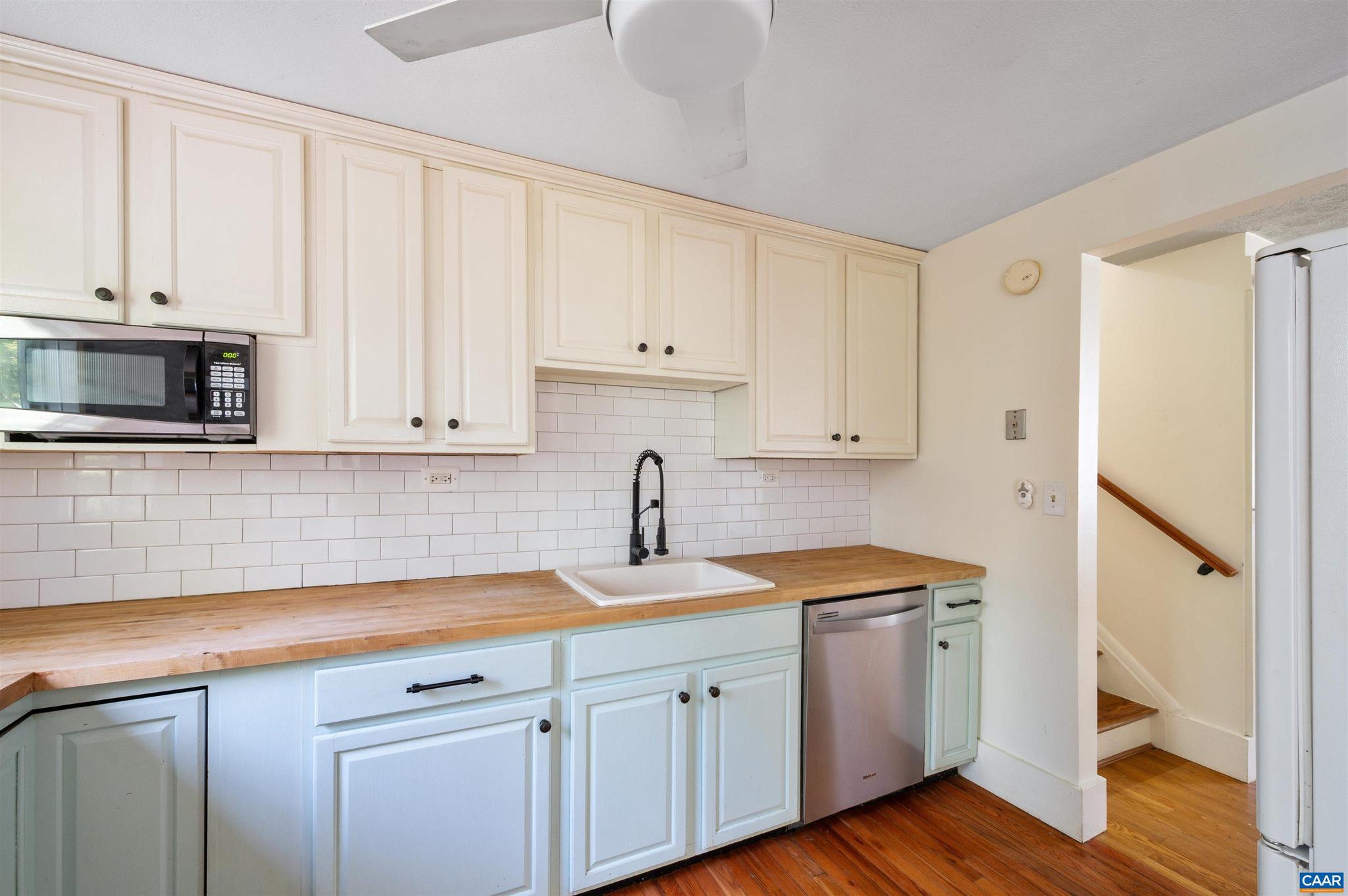 COUNTRY MEADOWS - Residential