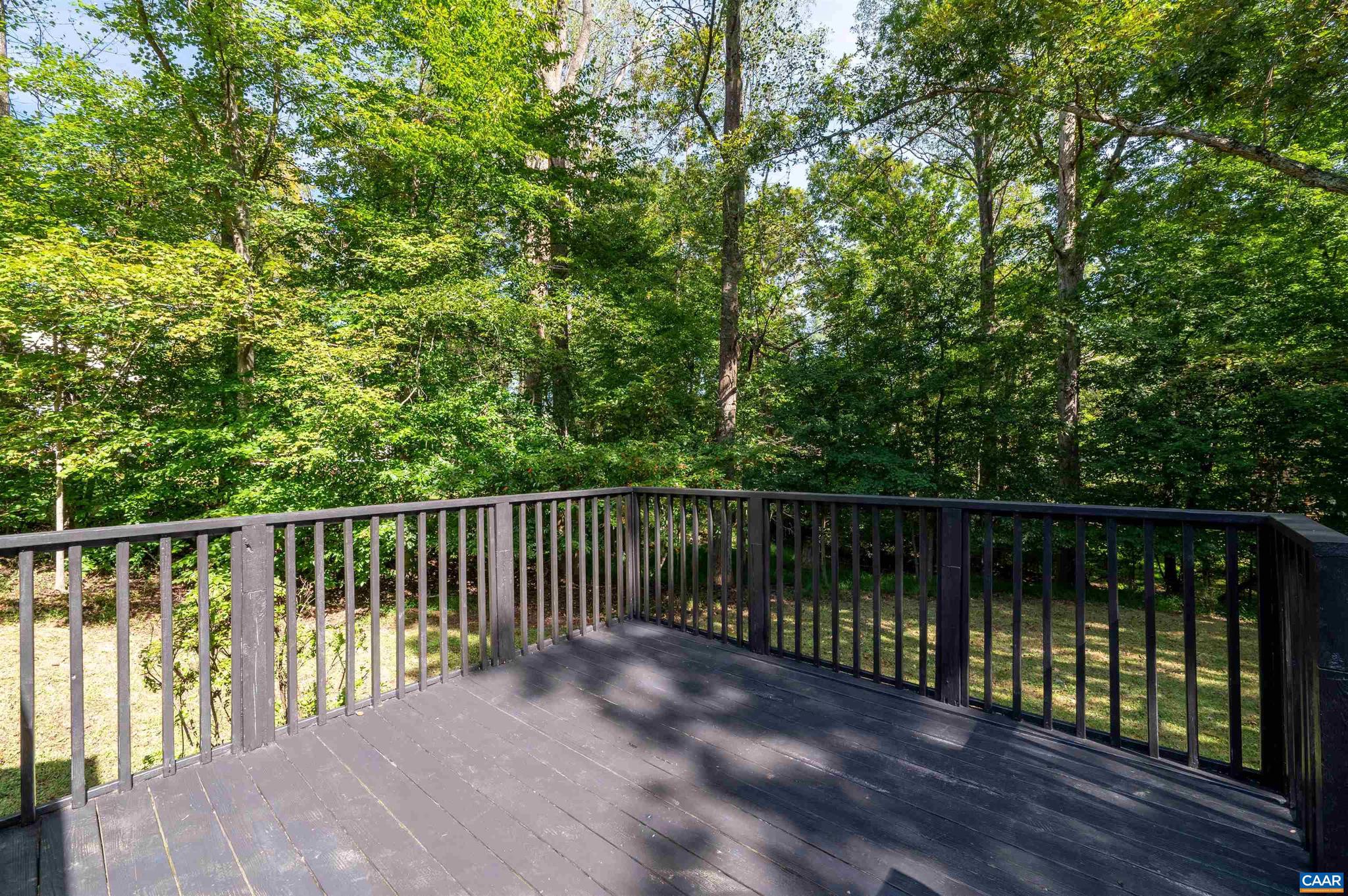 COUNTRY MEADOWS - Residential