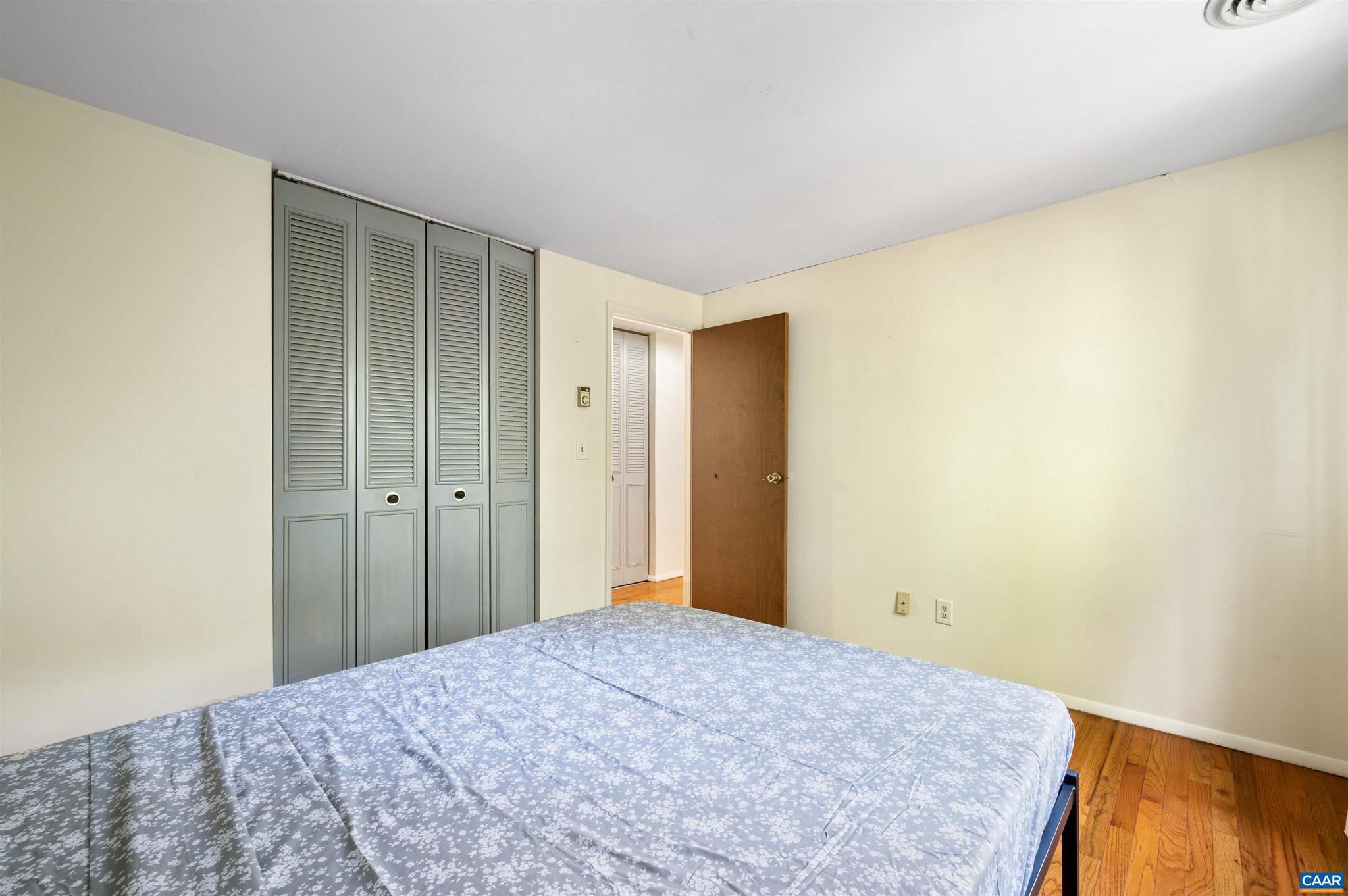 COUNTRY MEADOWS - Residential