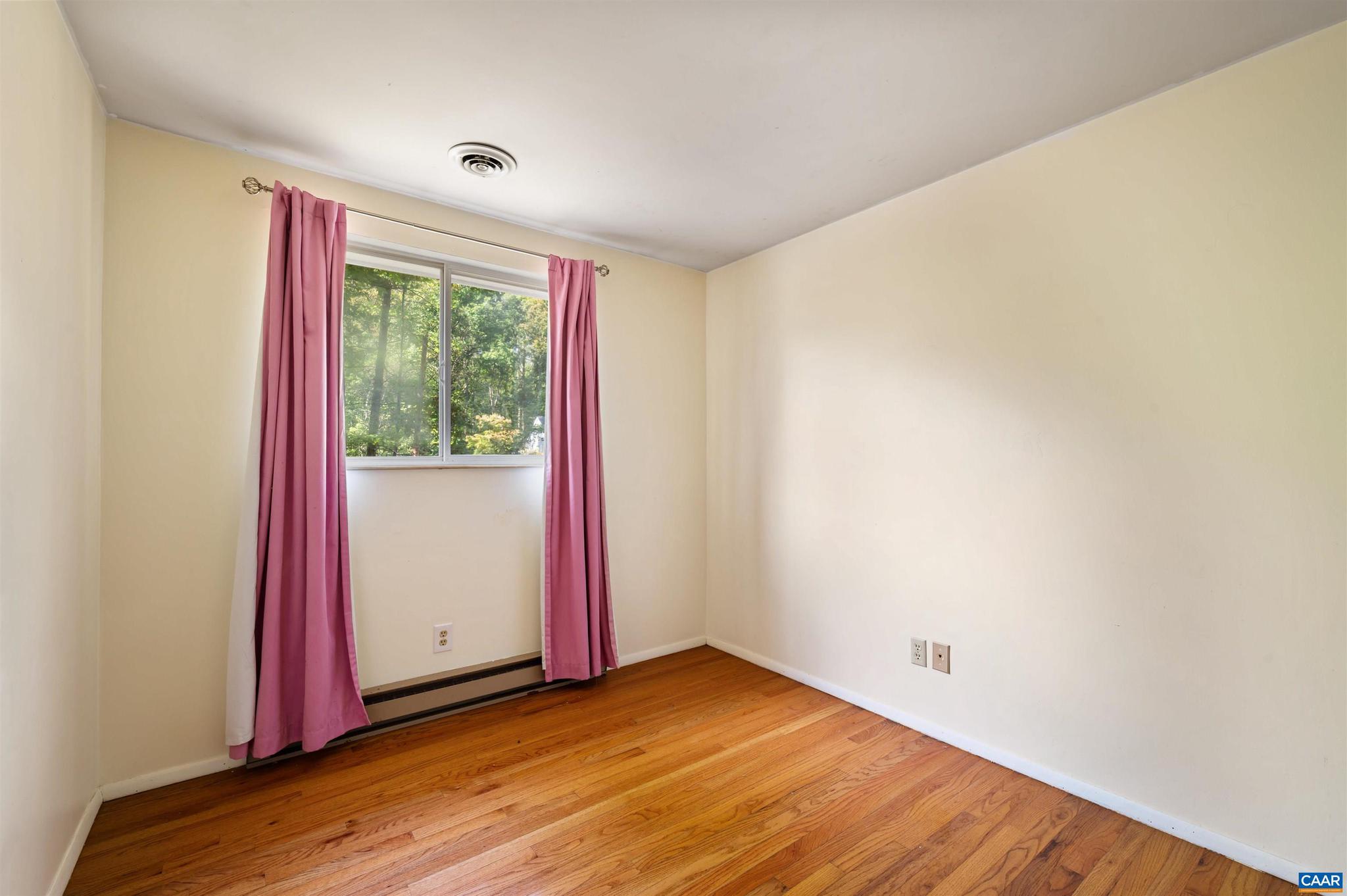 COUNTRY MEADOWS - Residential