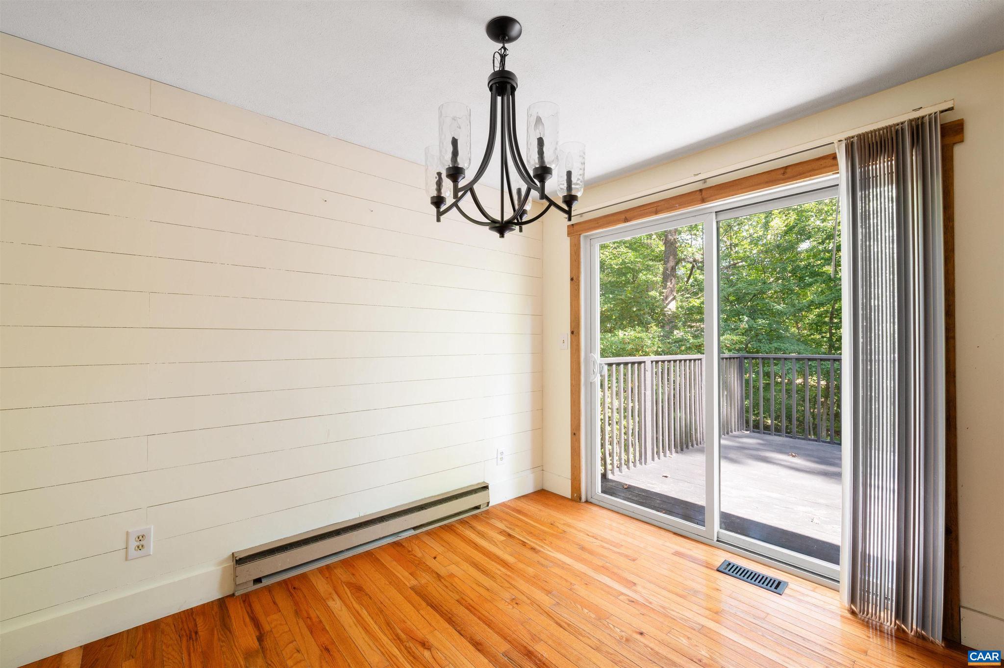 COUNTRY MEADOWS - Residential