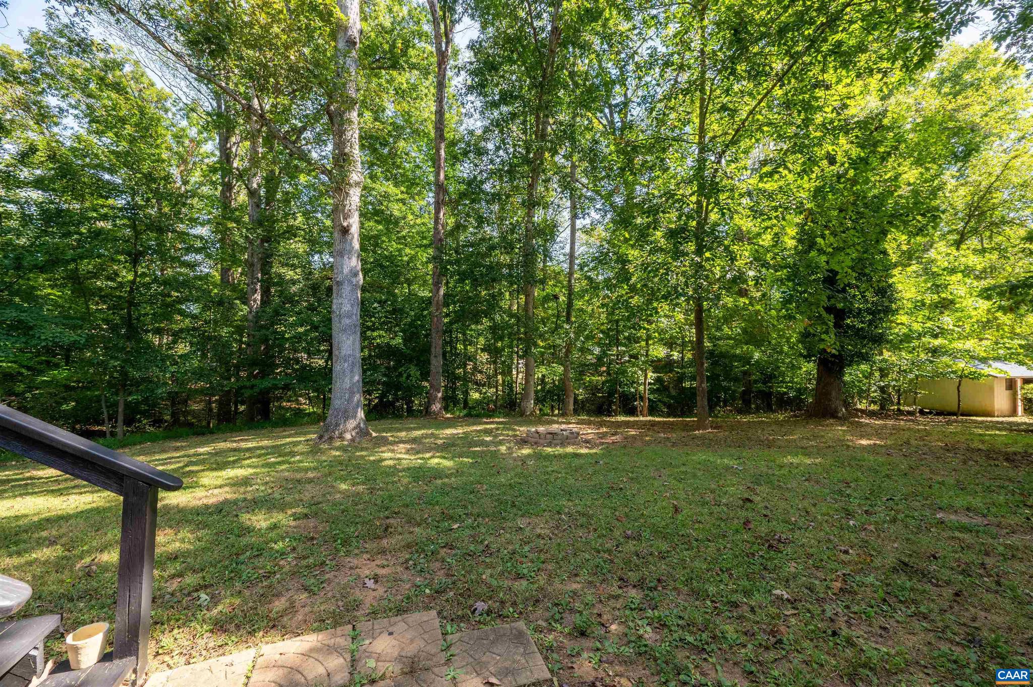 COUNTRY MEADOWS - Residential