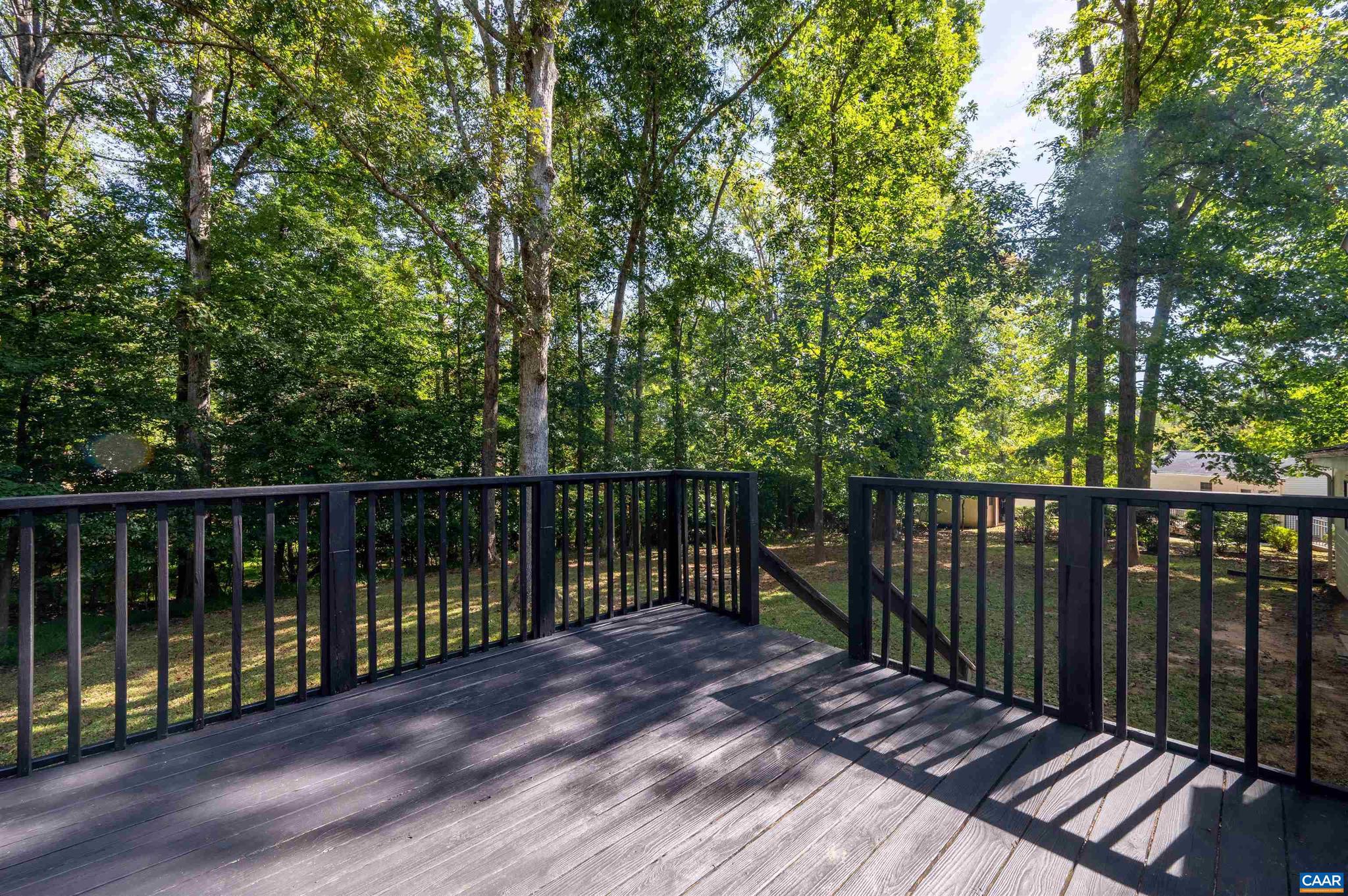 COUNTRY MEADOWS - Residential