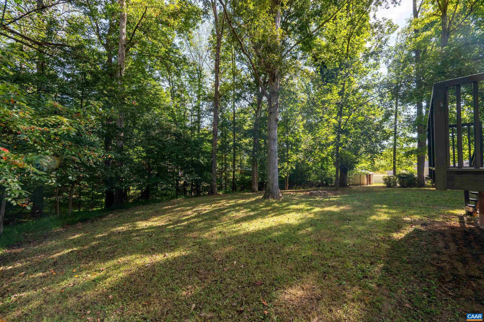 COUNTRY MEADOWS - Residential