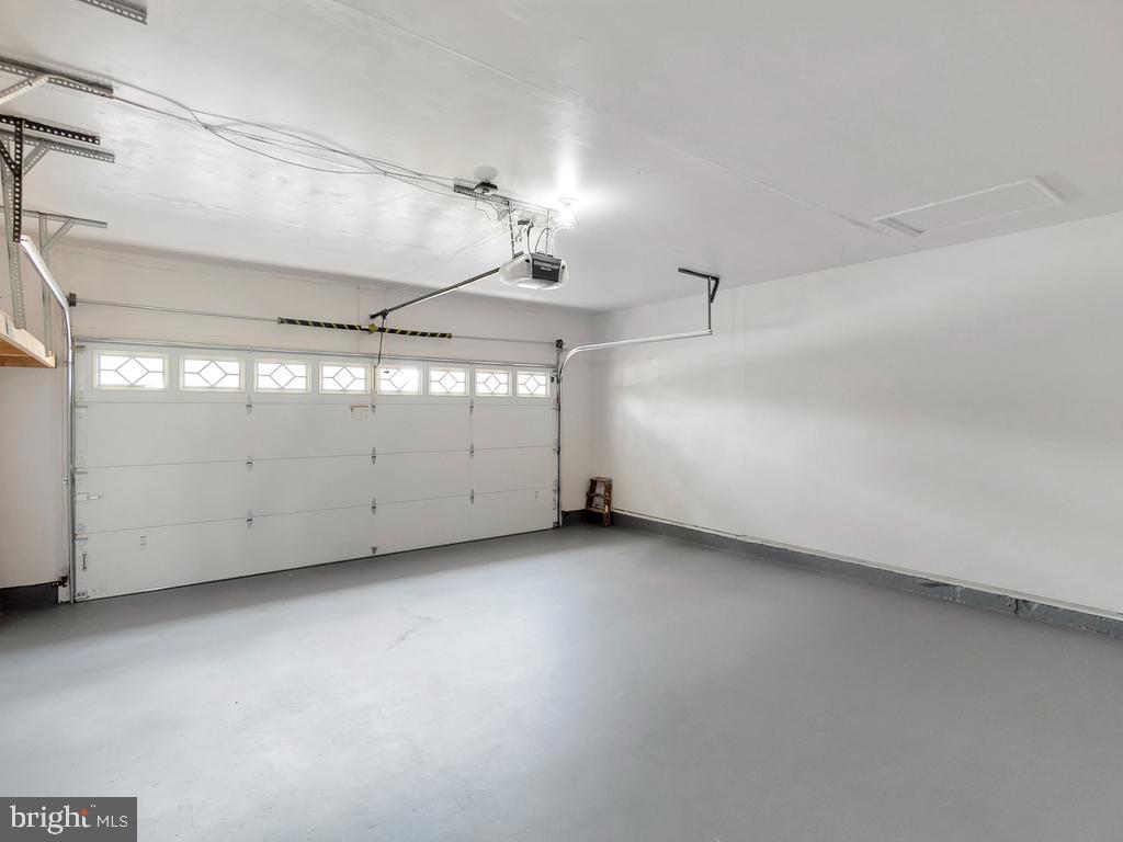 OAKENSHAW - Residential