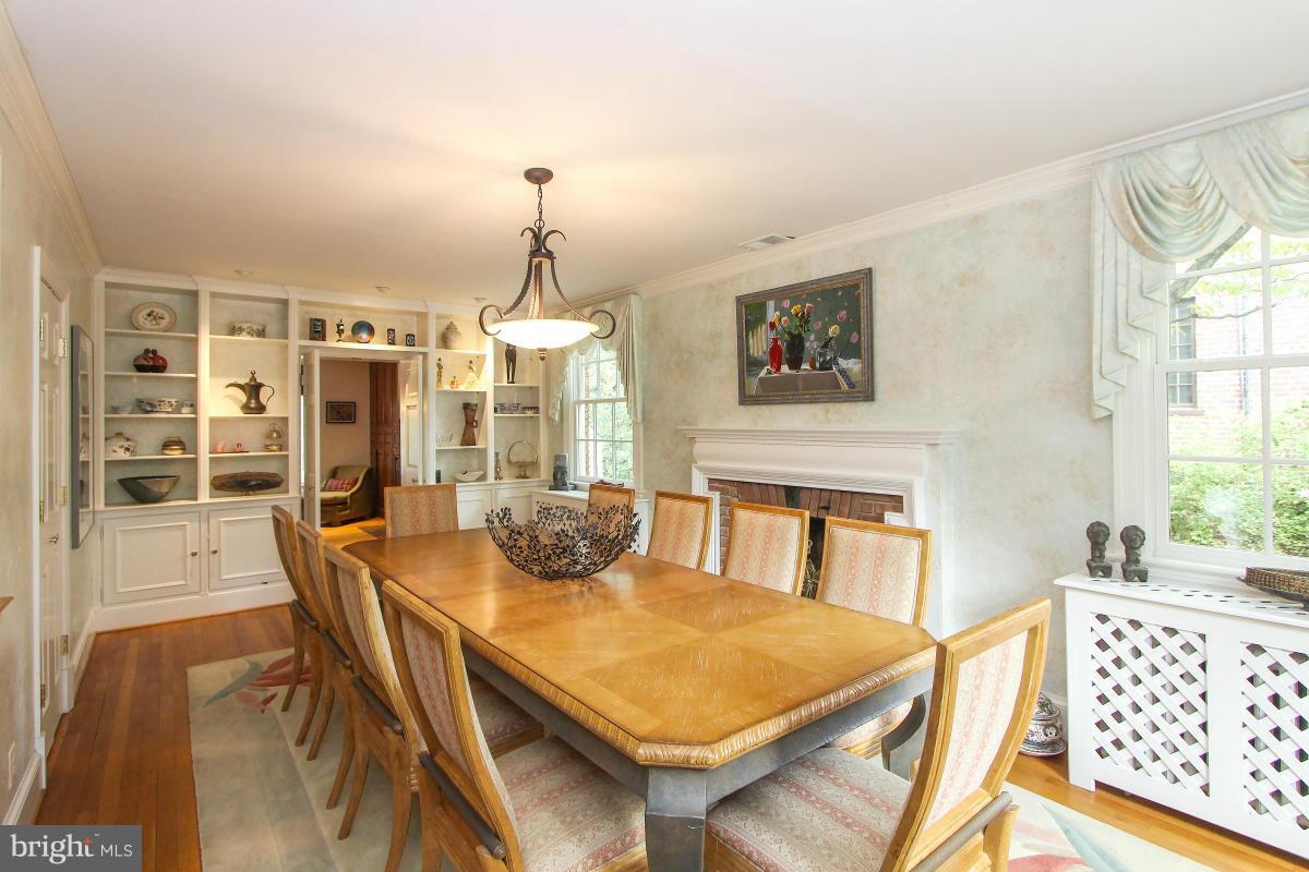 GREENWICH FOREST - Residential