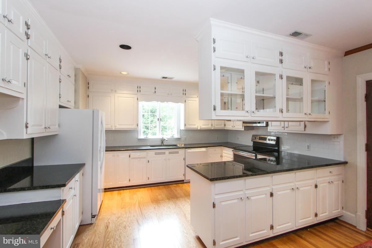 GREENWICH FOREST - Residential