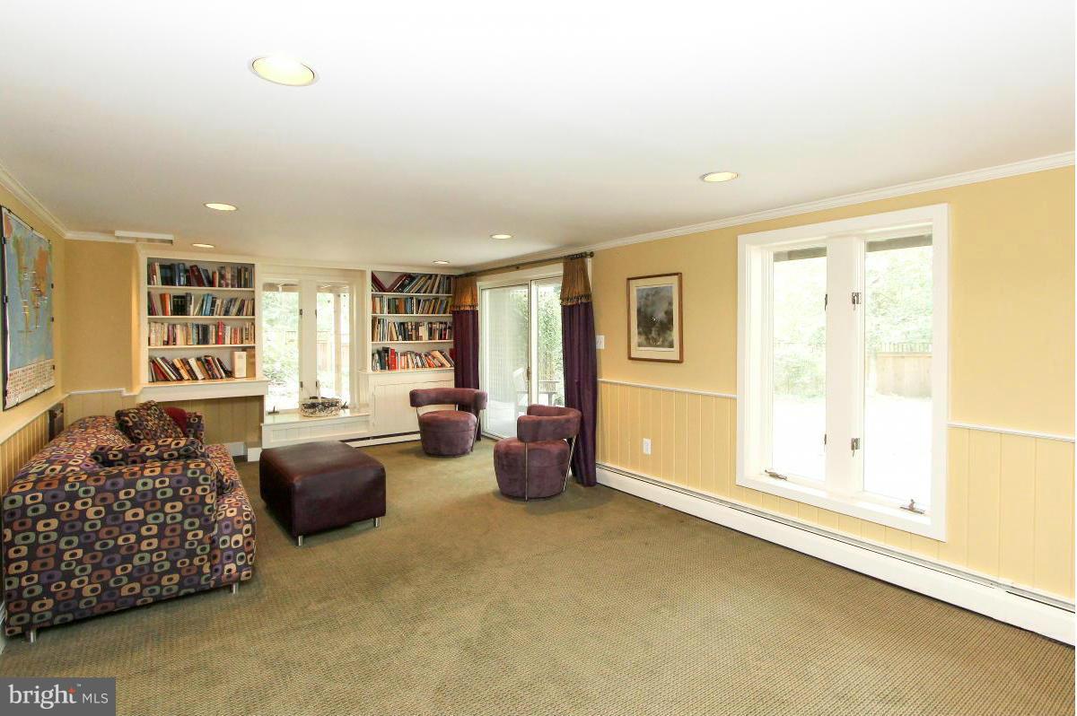 GREENWICH FOREST - Residential