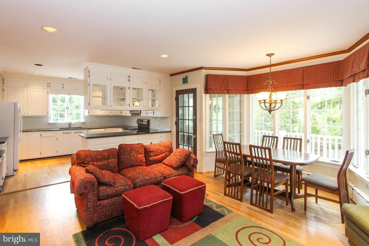 GREENWICH FOREST - Residential