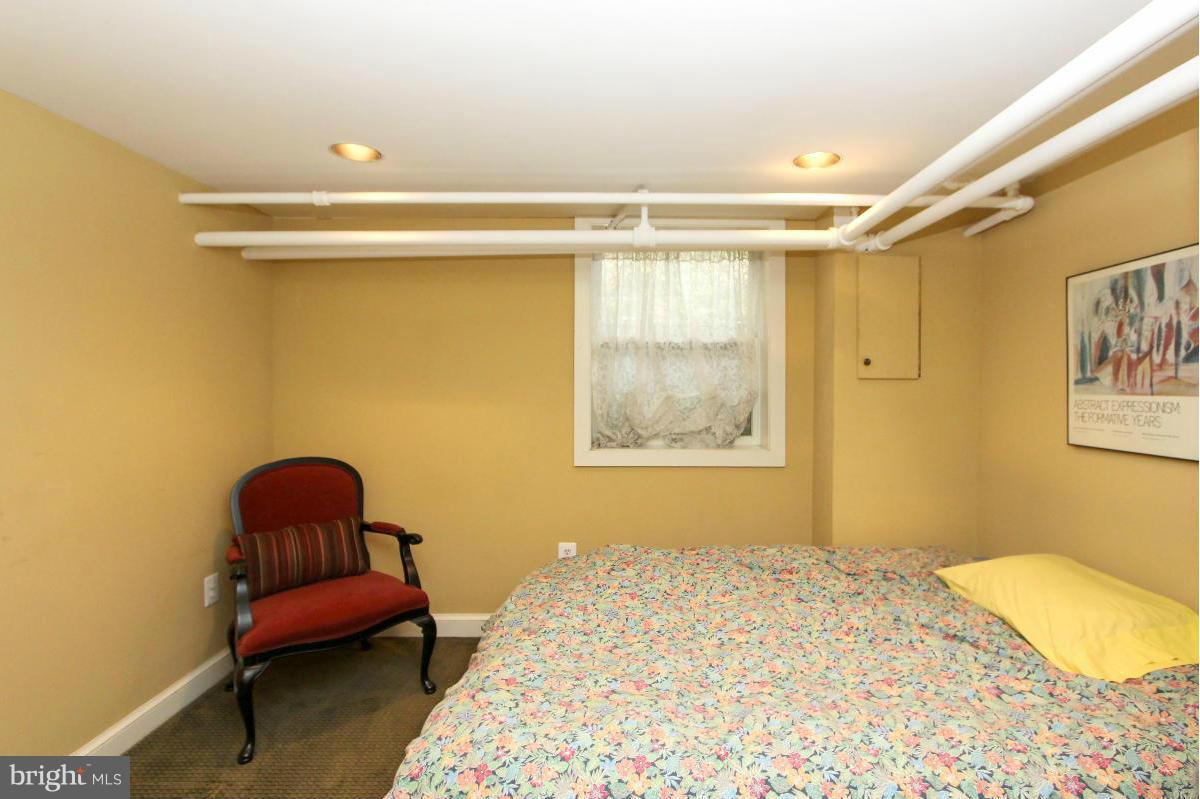 GREENWICH FOREST - Residential