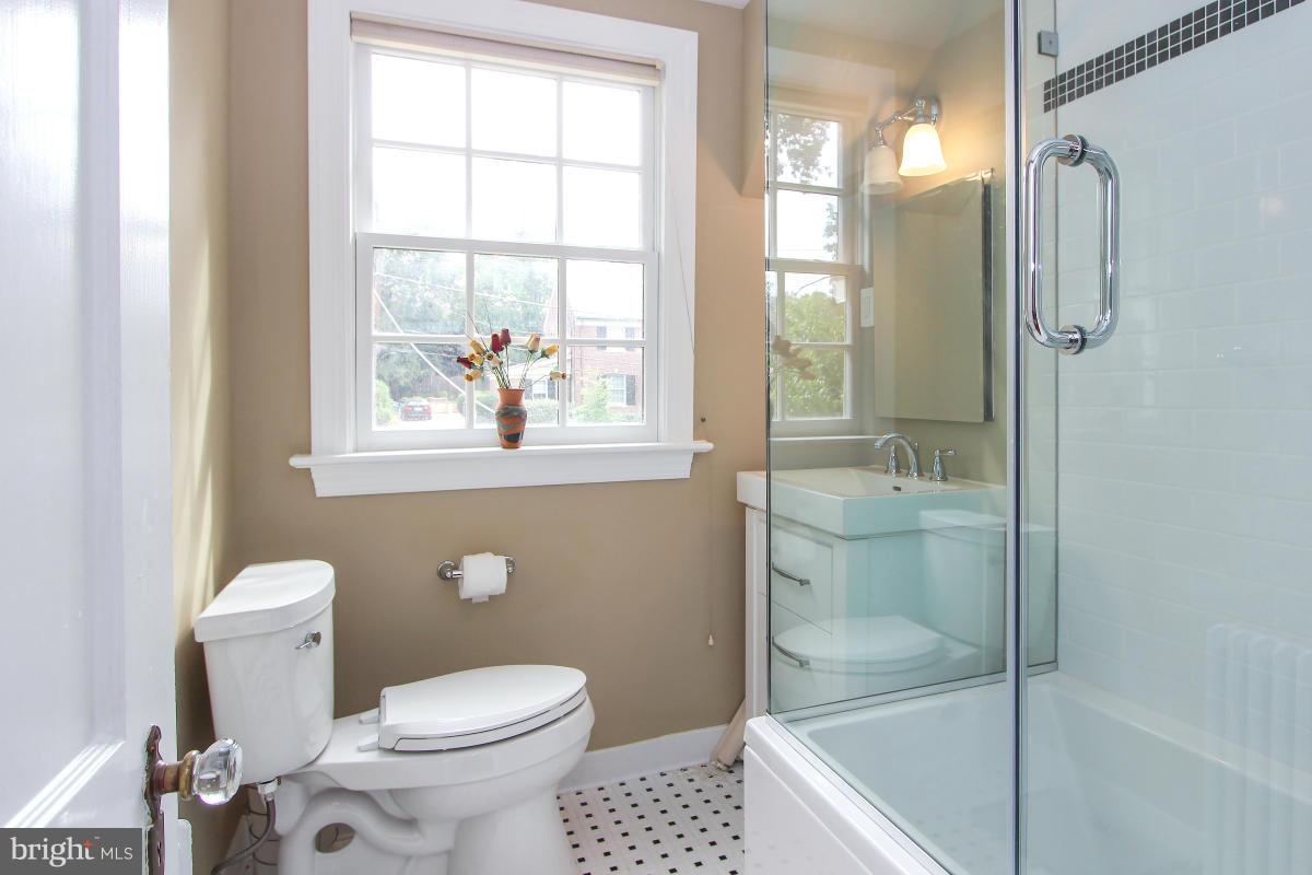 GREENWICH FOREST - Residential