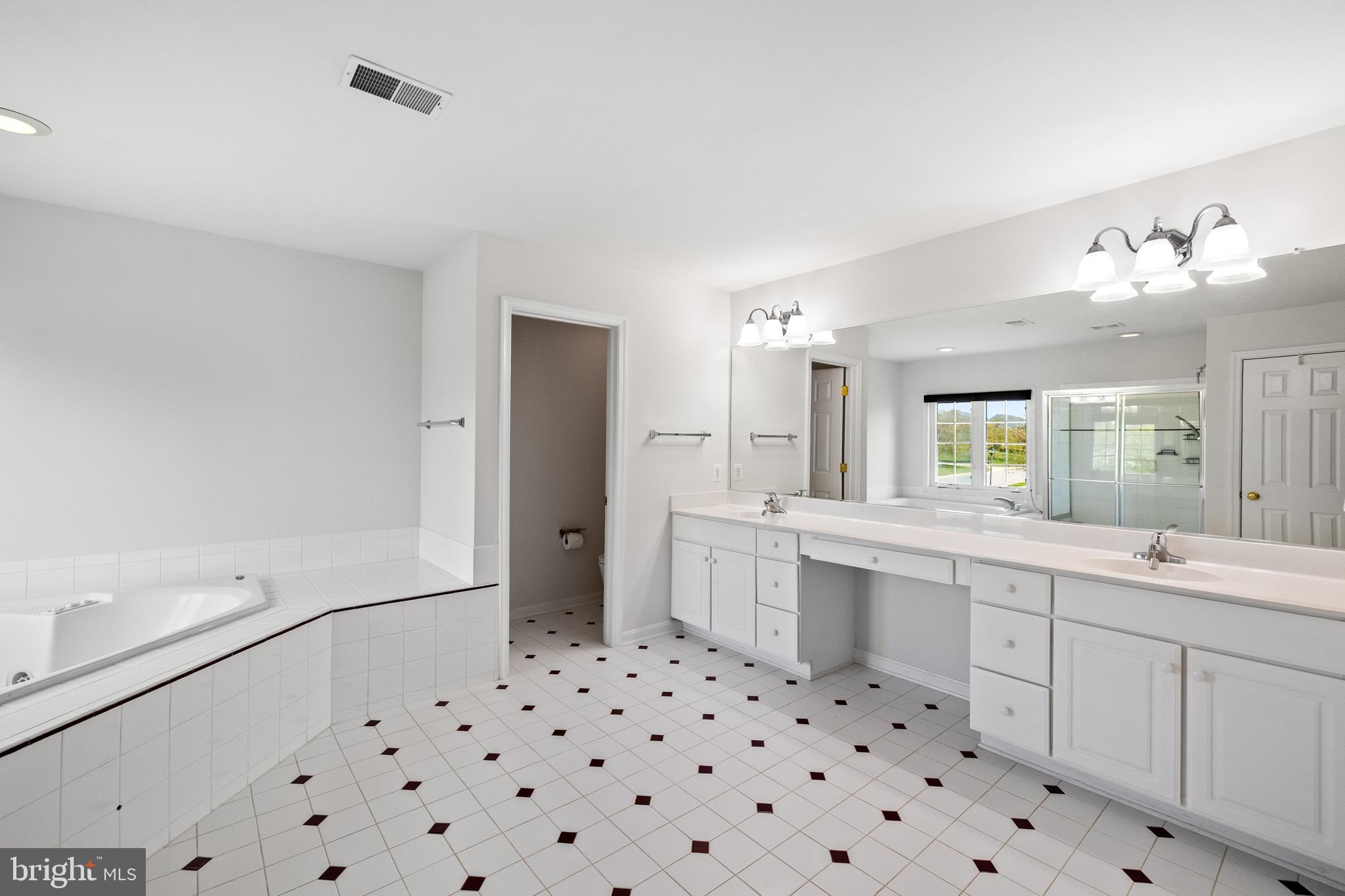 RIDINGS AT BLUE SPRINGS - Residential