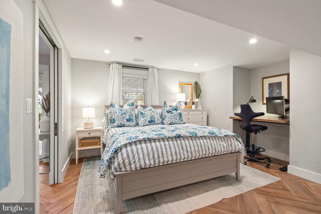 HICKORY CREEK - Residential