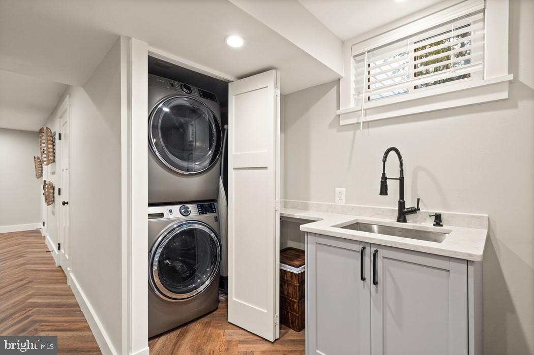 HICKORY CREEK - Residential