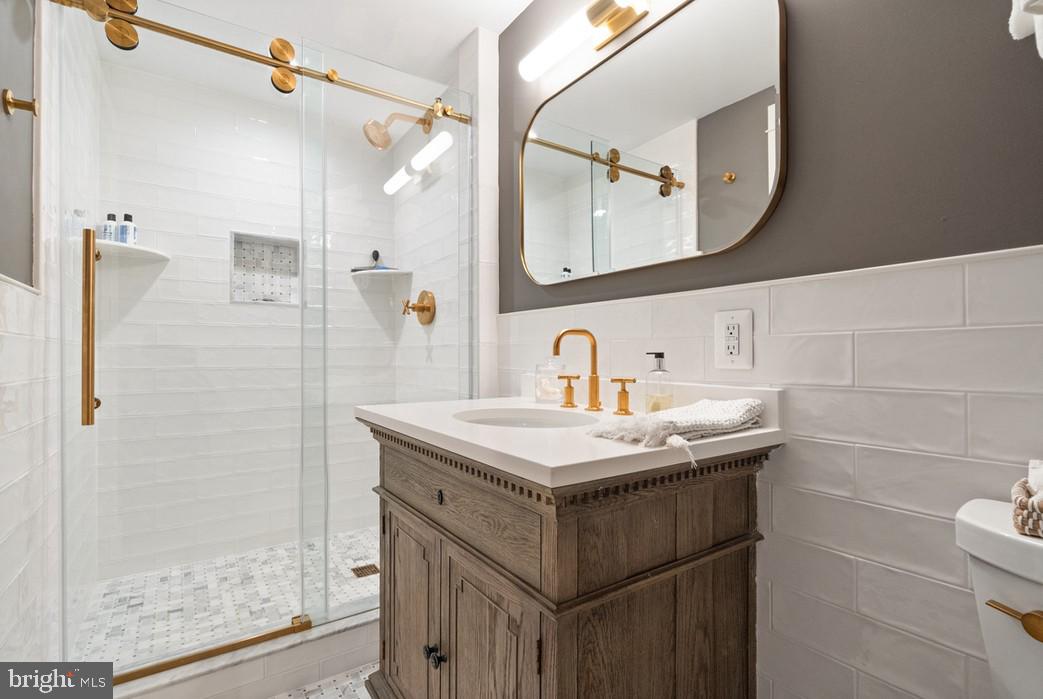 HICKORY CREEK - Residential