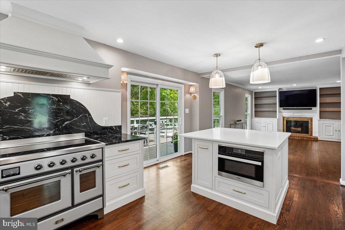 HICKORY CREEK - Residential