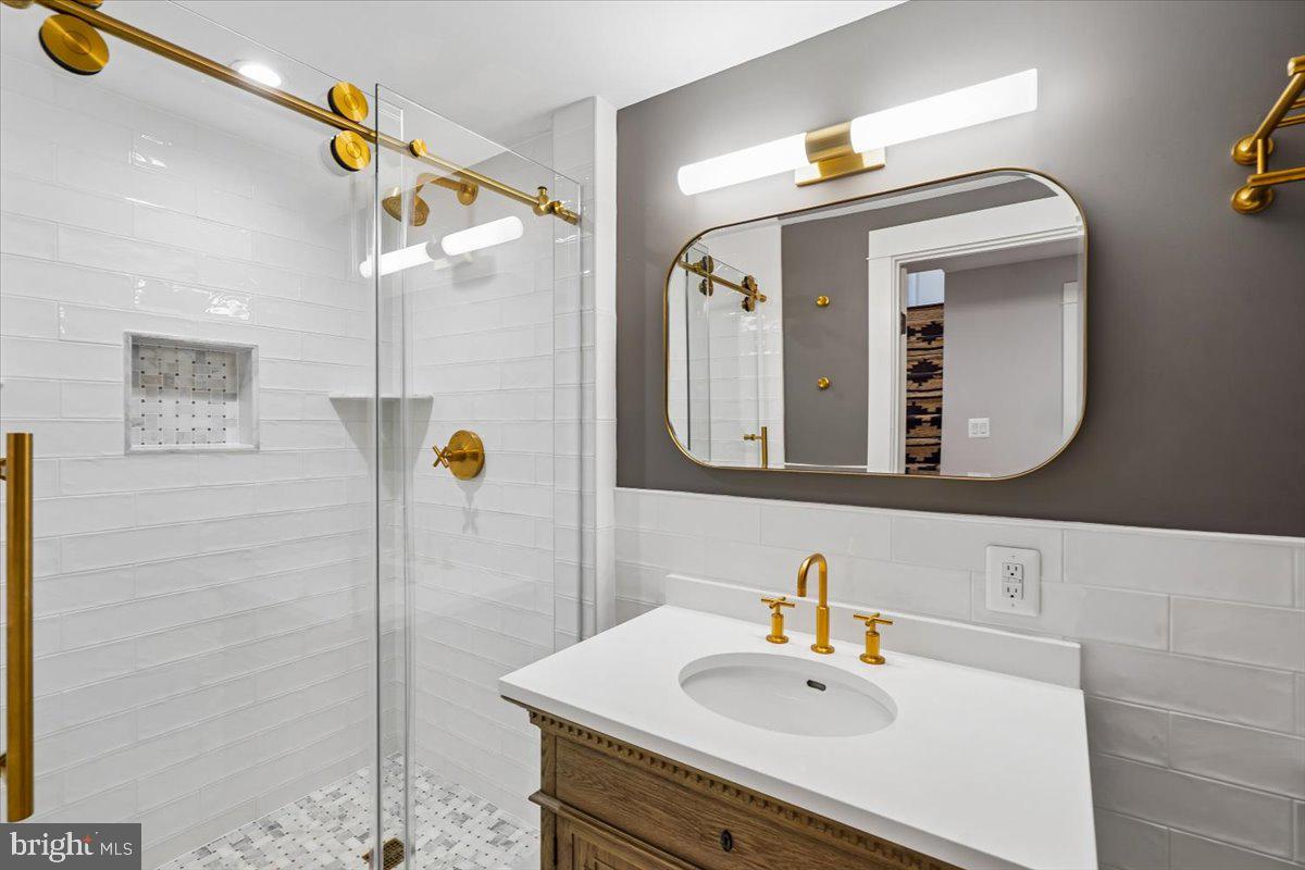 HICKORY CREEK - Residential