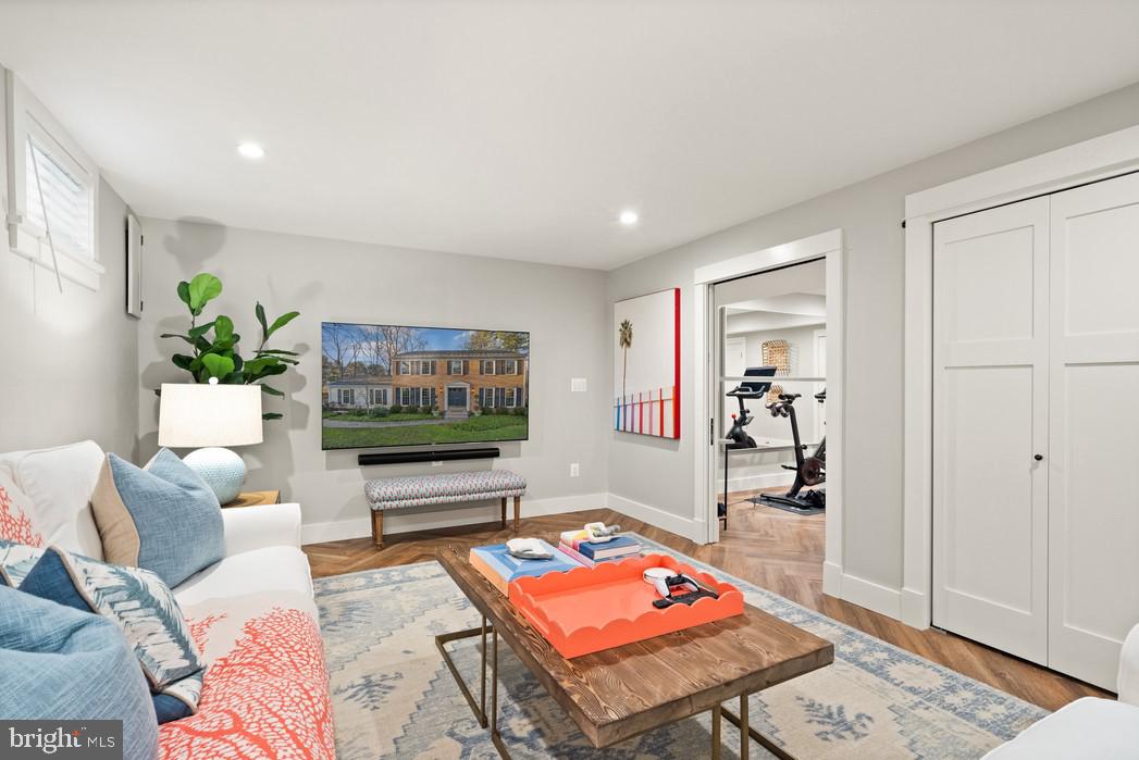 HICKORY CREEK - Residential