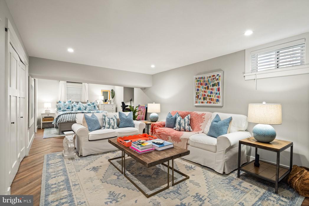 HICKORY CREEK - Residential