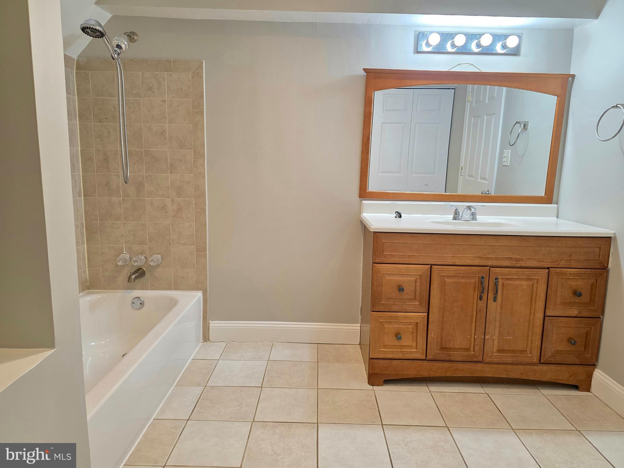 HILLTOP ESTATES - Residential