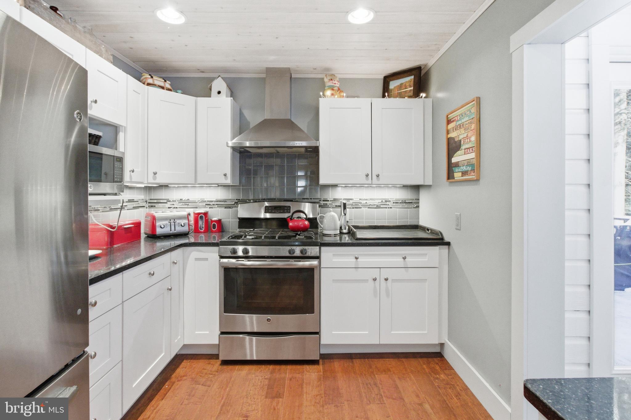 BLACK MOSHANNON - Residential