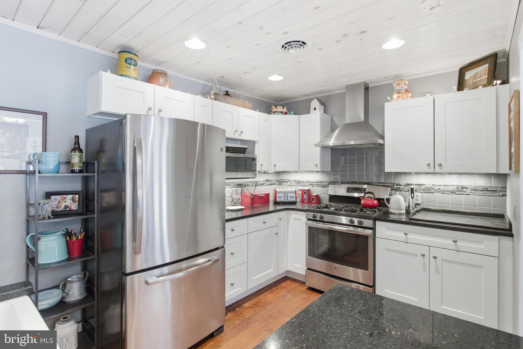 BLACK MOSHANNON - Residential