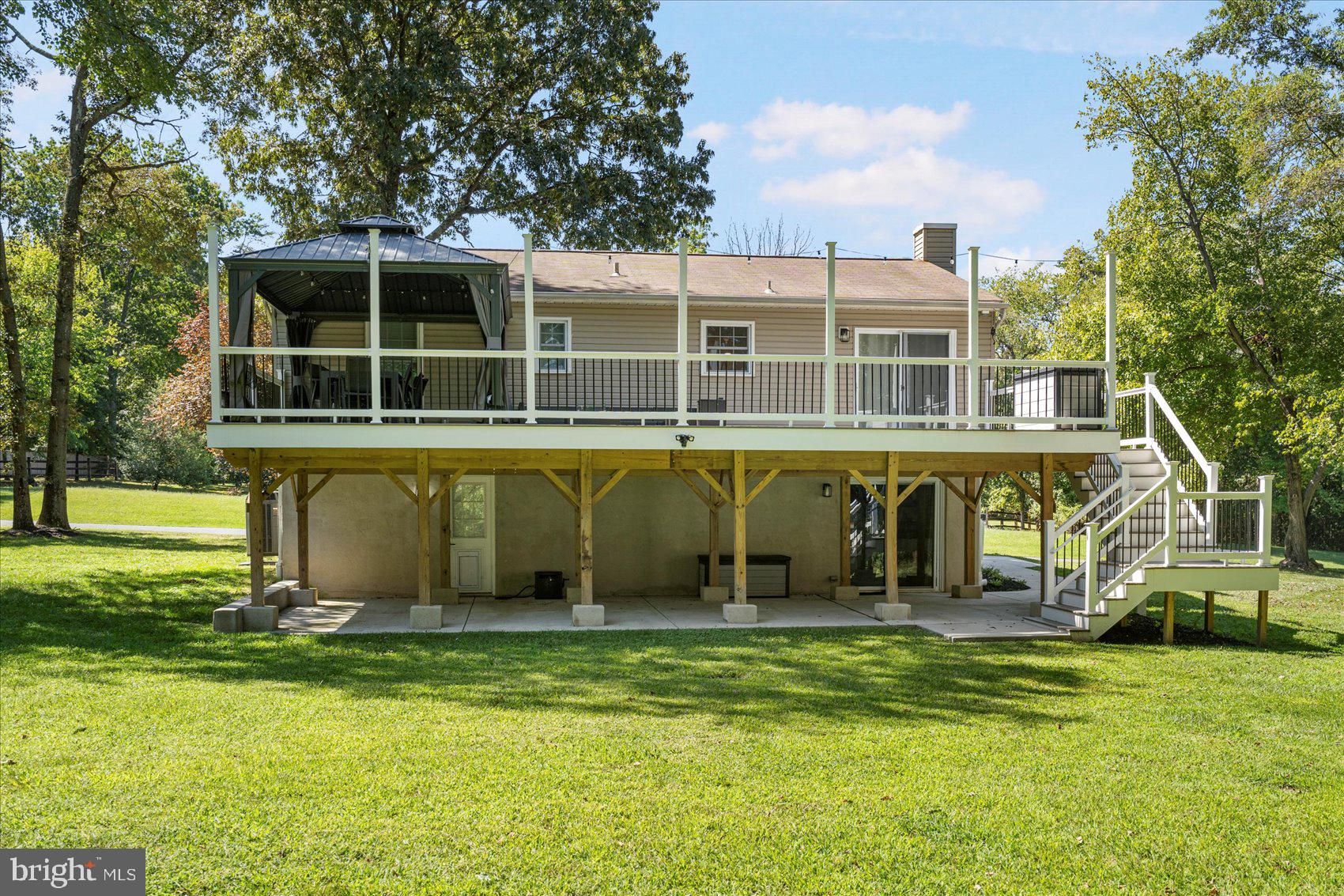 WHITES COVE - Residential Lease