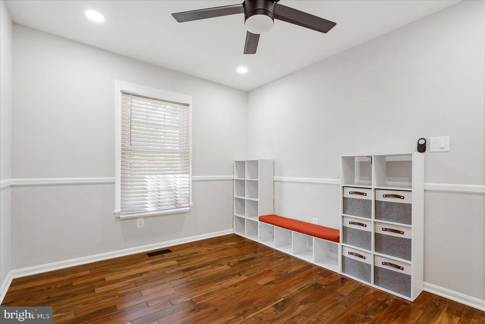 WHITES COVE - Residential Lease