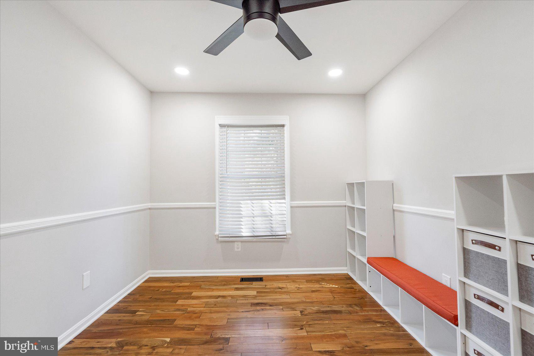 WHITES COVE - Residential Lease