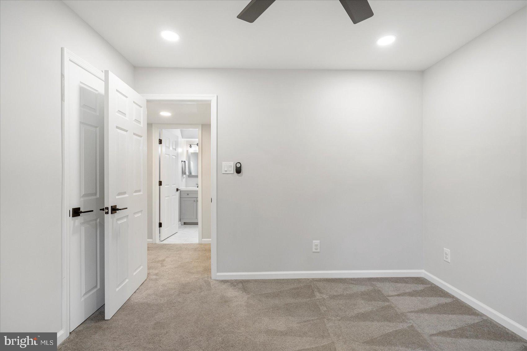 WHITES COVE - Residential Lease