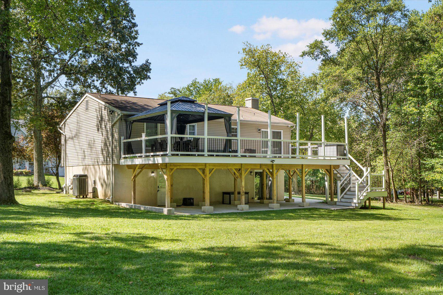 WHITES COVE - Residential Lease