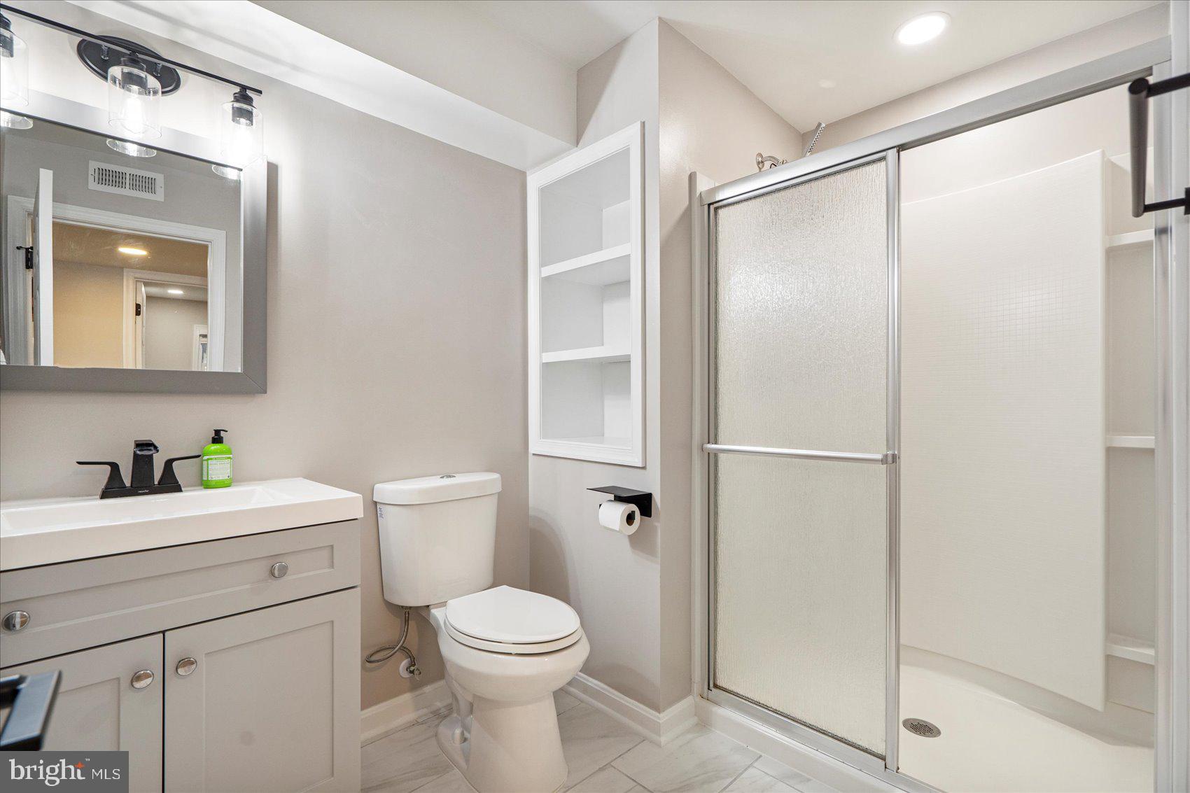 WHITES COVE - Residential Lease