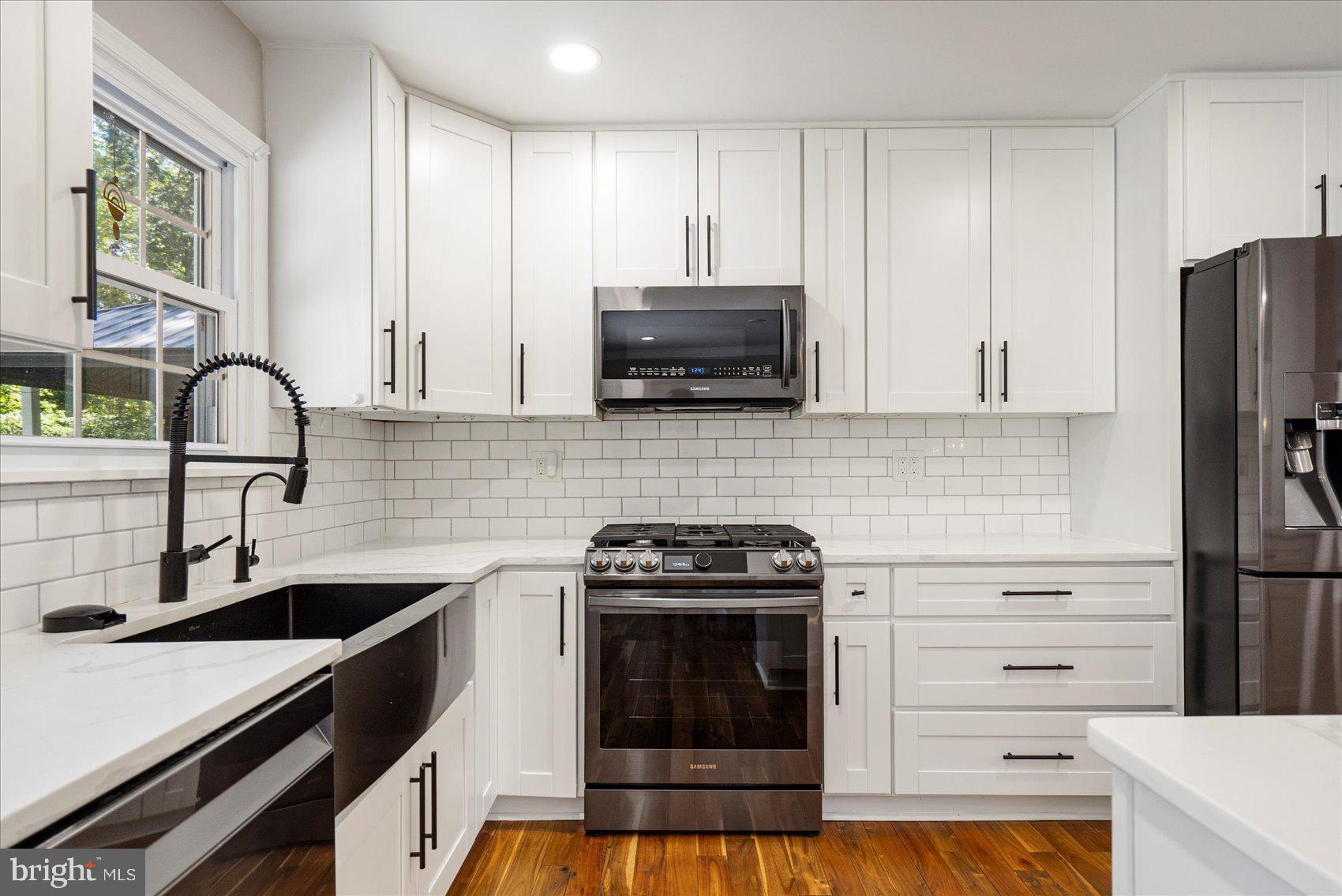 WHITES COVE - Residential Lease