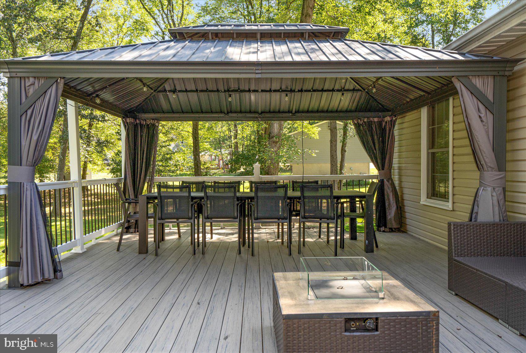 WHITES COVE - Residential Lease